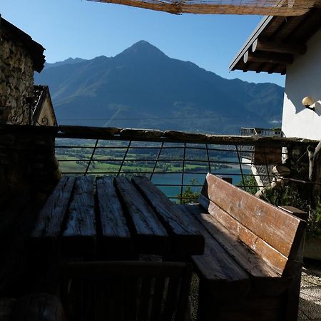 Appartamenti Montemezzo Le Case In Pietra Vista Lago Джера-Ларио Экстерьер фото